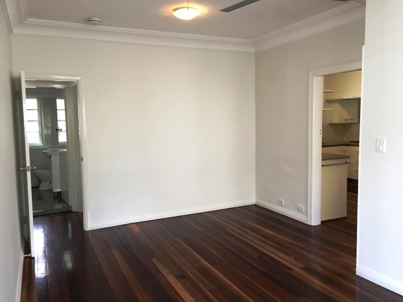 17 Captain Street, Holland Park QLD 4121