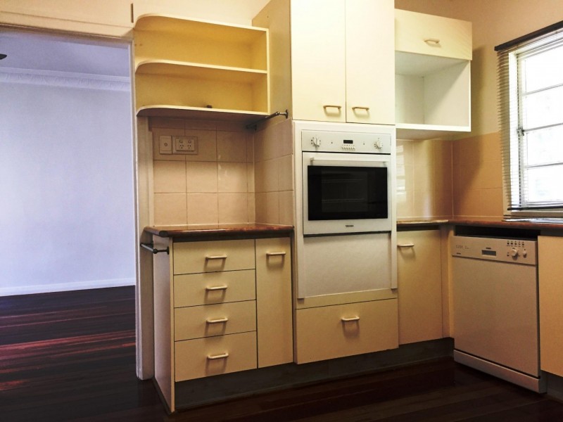 17 Captain Street, Holland Park QLD 4121