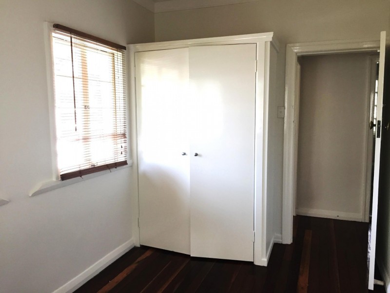 17 Captain Street, Holland Park QLD 4121