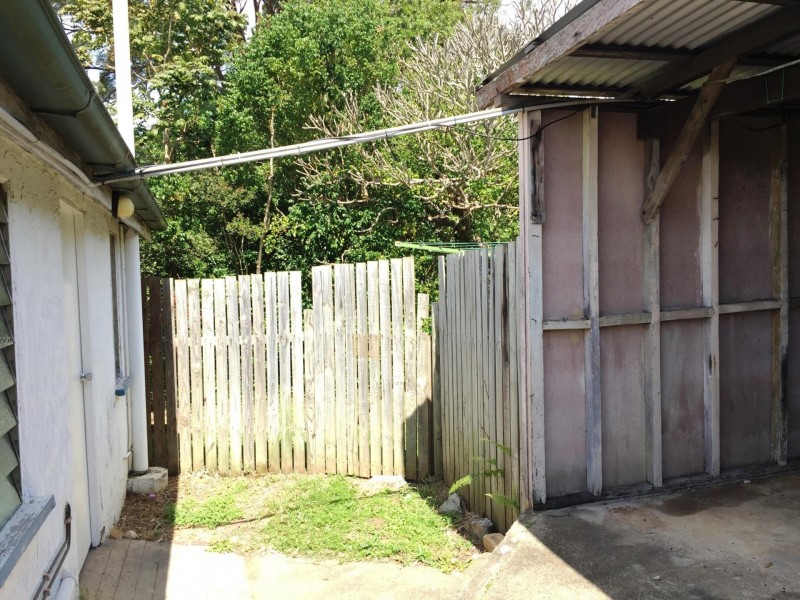 17 Captain Street, Holland Park QLD 4121