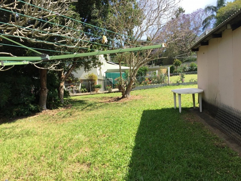 17 Captain Street, Holland Park QLD 4121