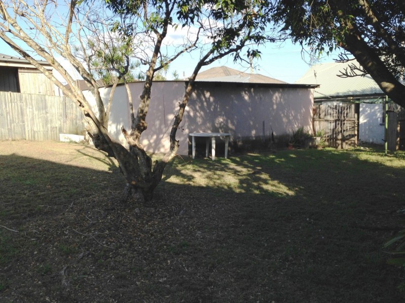 17 Captain Street, Holland Park QLD 4121