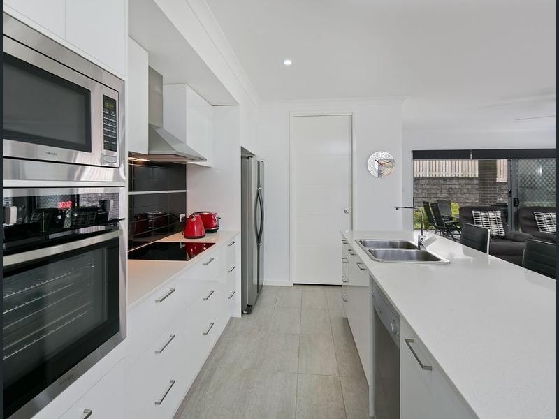 11 Springbrook Drive, Capalaba QLD 4157