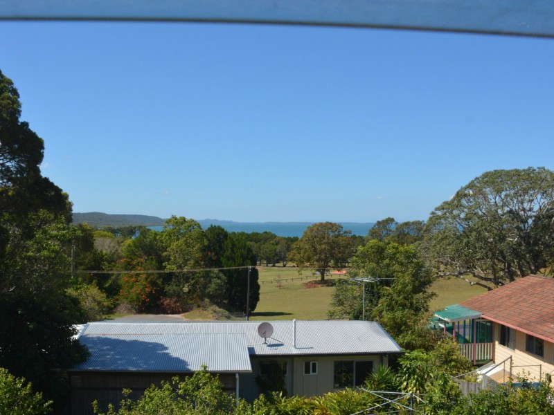 16 Guy Crescent, Dunwich QLD 4183