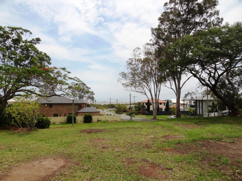10 Fisher Road, Thorneside QLD 4158