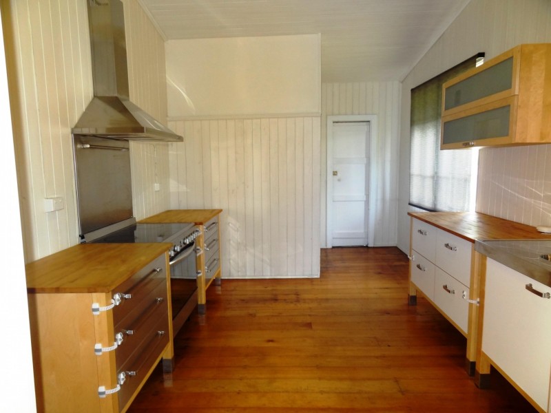 10 Fisher Road, Thorneside QLD 4158