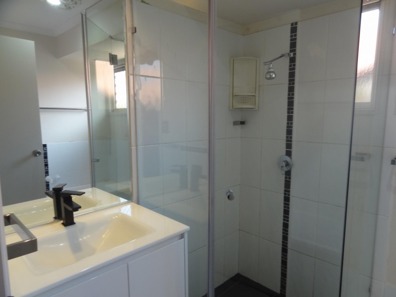 1/11-15  Myra Street, Birkdale QLD 4159