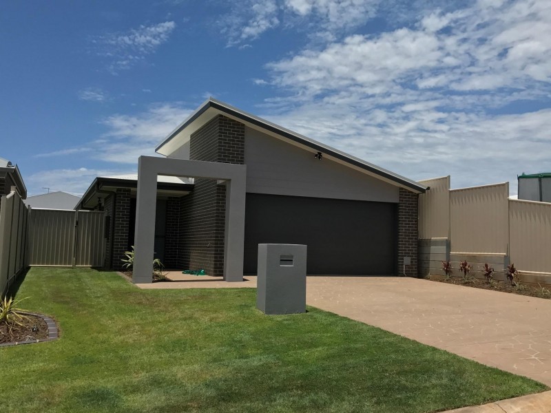 5 Kubler Crescent, Redland Bay QLD 4165