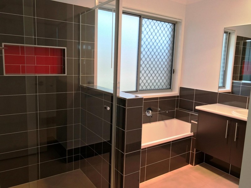 5 Kubler Crescent, Redland Bay QLD 4165