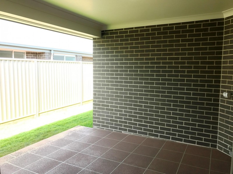 5 Kubler Crescent, Redland Bay QLD 4165