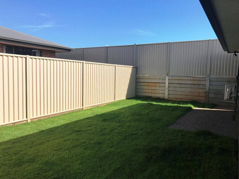 5 Kubler Crescent, Redland Bay QLD 4165