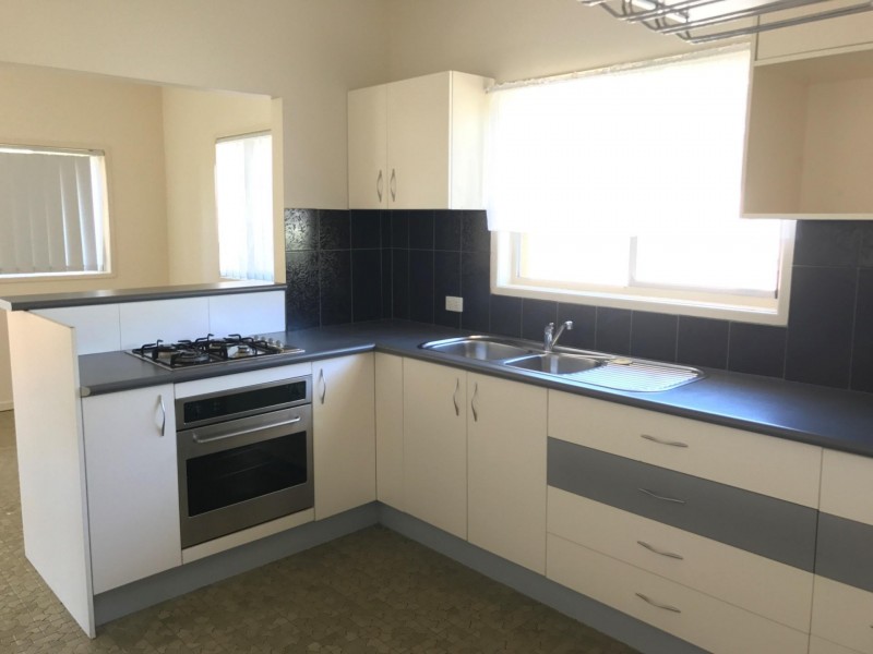 13 Captain Street, Holland Park QLD 4121