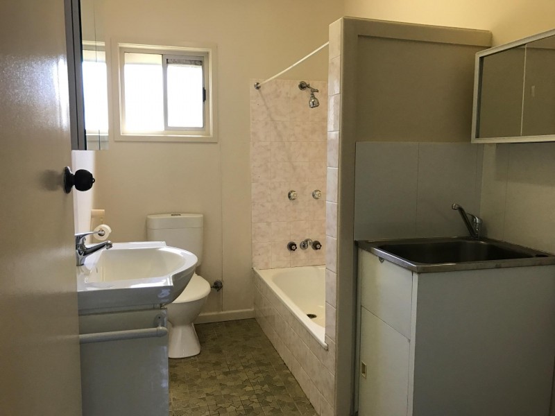 13 Captain Street, Holland Park QLD 4121