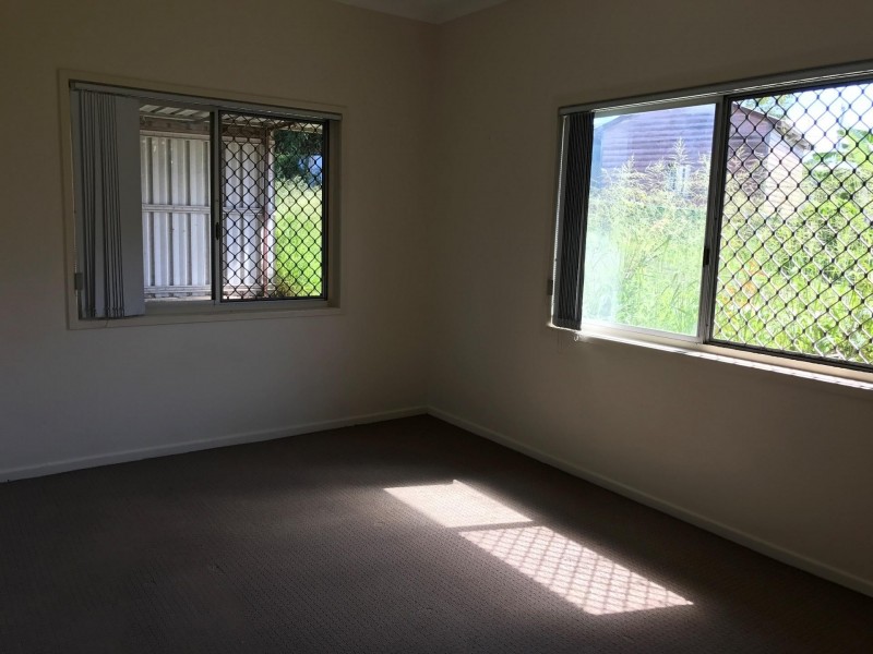 13 Captain Street, Holland Park QLD 4121