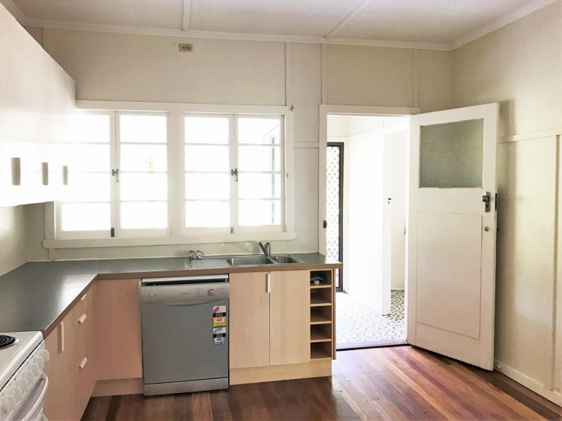 54 Coonara Street, Holland Park QLD 4121