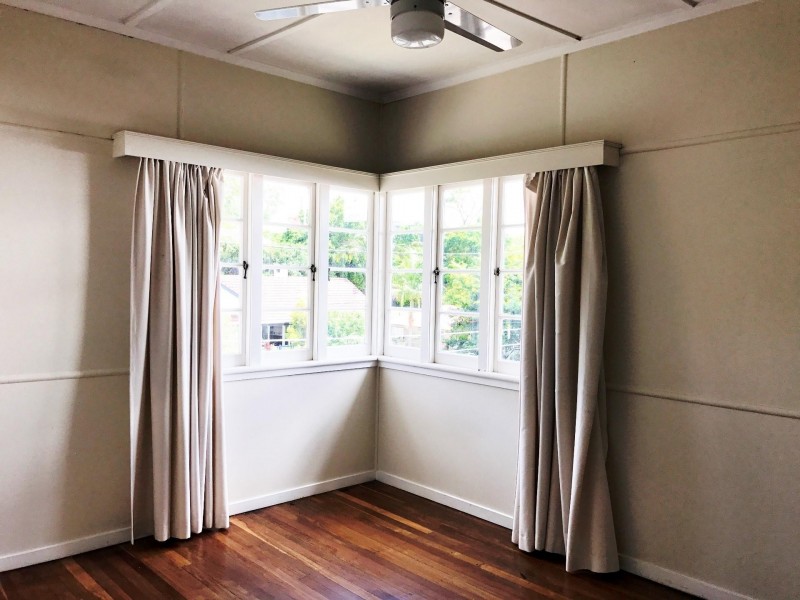 54 Coonara Street, Holland Park QLD 4121