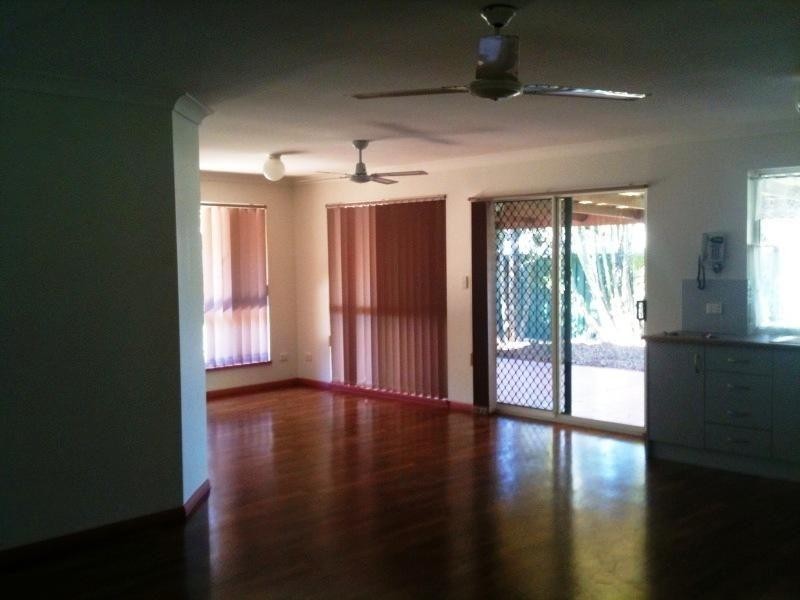 16 Donnelly Drive, Kallangur QLD 4503