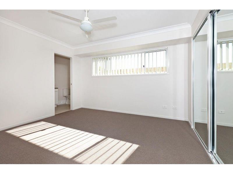 8 Patterson Street, Wynnum QLD 4178