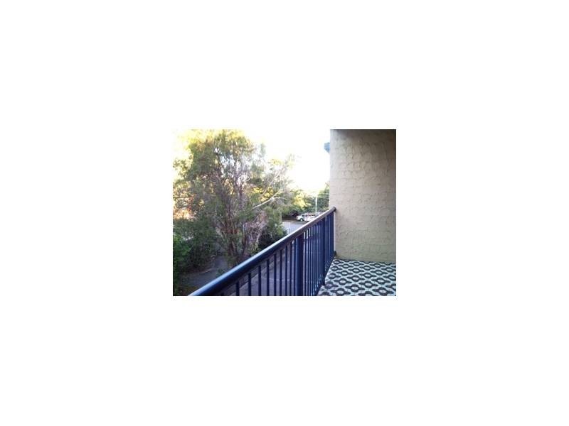 2/19 Alexandra Street, Balmoral QLD 4171