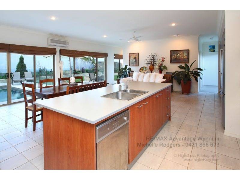 35 Yarra Road, Wakerley QLD 4154