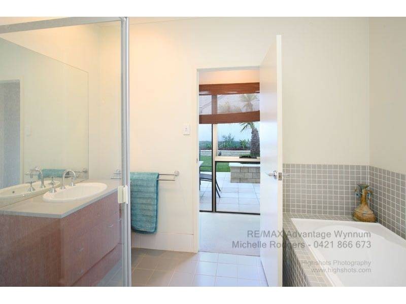 35 Yarra Road, Wakerley QLD 4154