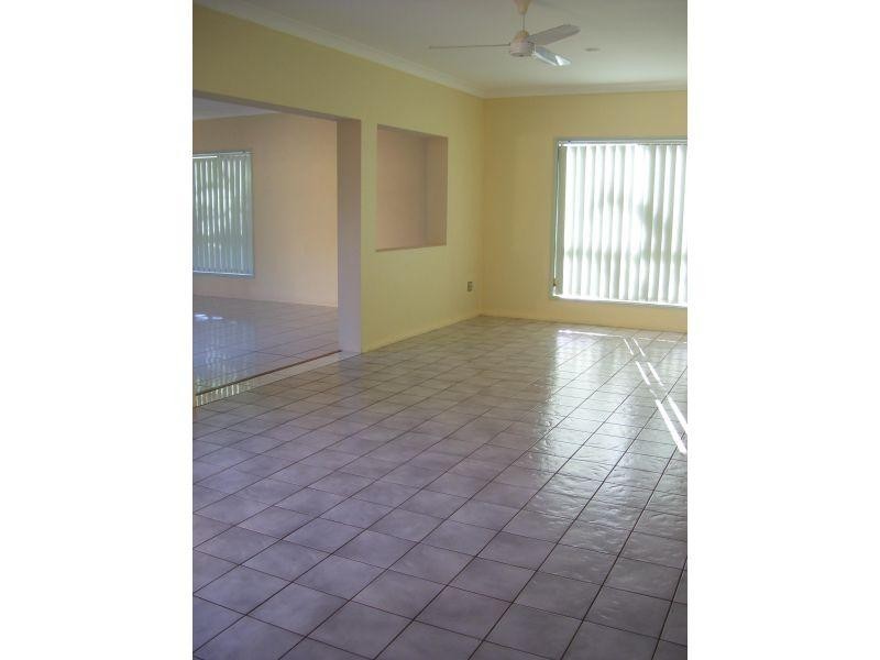 71 Dorsal Drive, Birkdale QLD 4159
