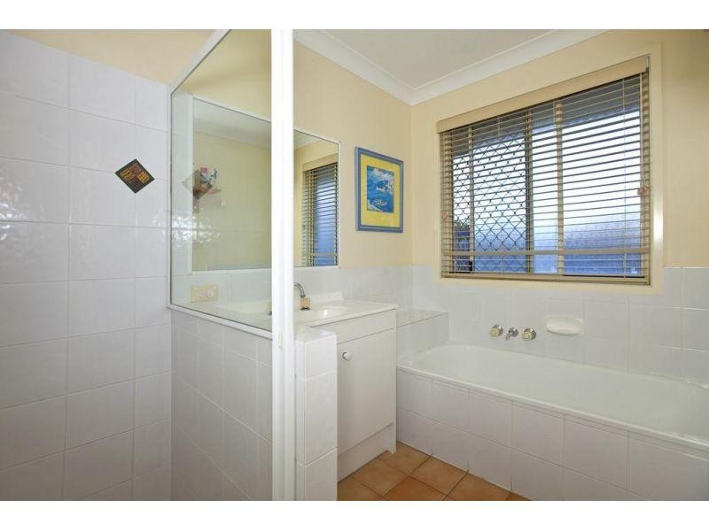 2 Creswick Place, Birkdale QLD 4159