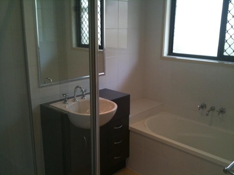 9 Violet Avenue, Springfield Lakes QLD 4300