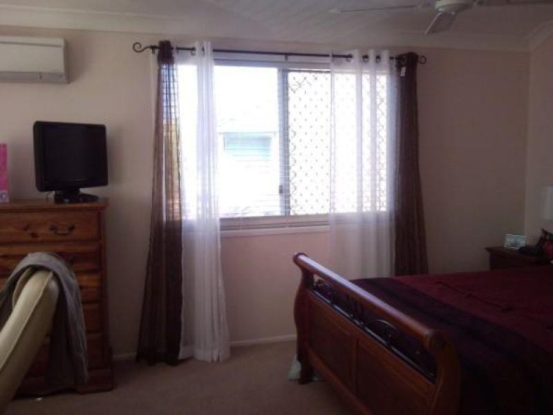 1/2 Channel Street, Cleveland QLD 4163