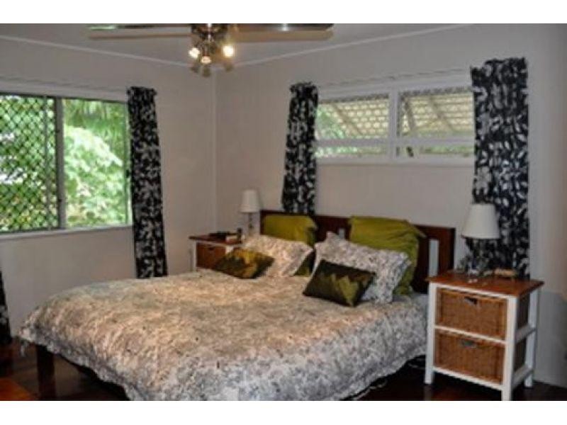 1 Axholme Street, Brighton QLD 4017