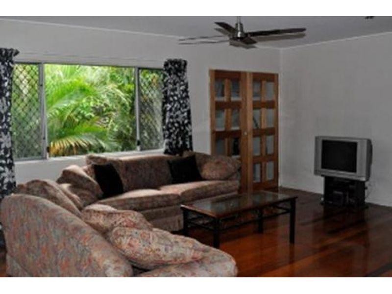 1 Axholme Street, Brighton QLD 4017