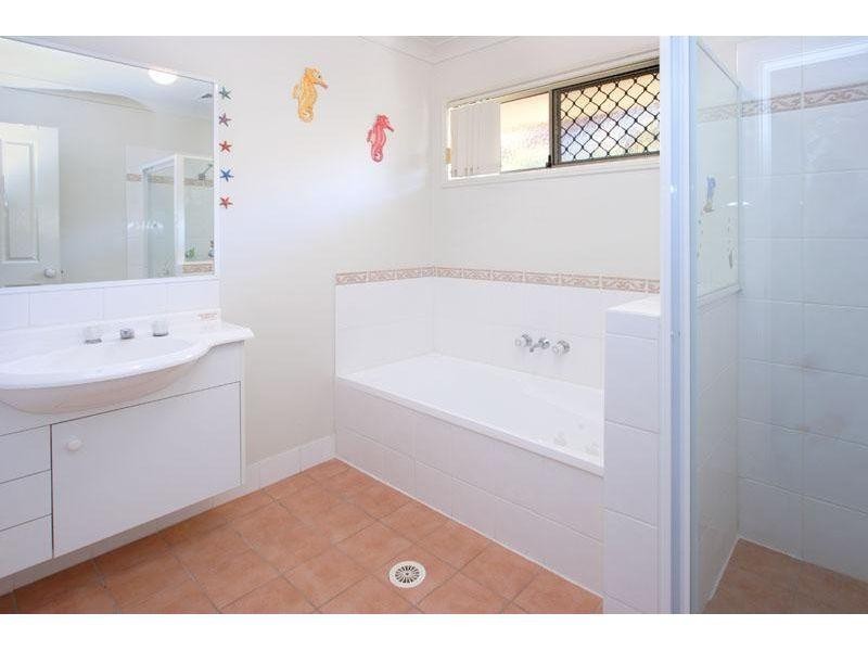 48 Matthews Way, Wakerley QLD 4154