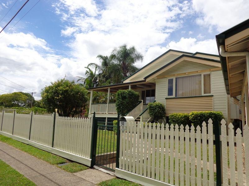 31 Glindemann Dve, Holland Park QLD 4121