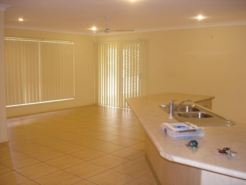 2 Williams Street, Wakerley QLD 4154