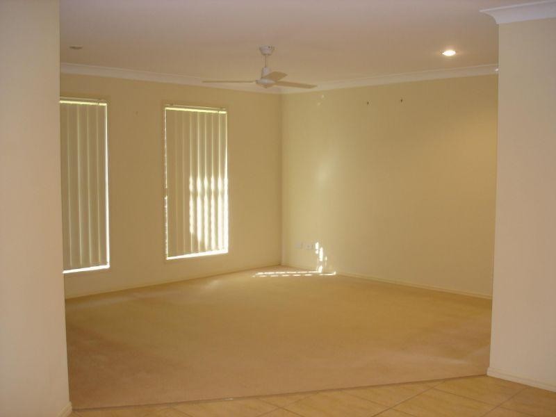 2 Williams Street, Wakerley QLD 4154