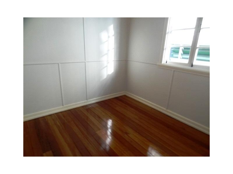 2 Booran Street, Lota QLD 4179