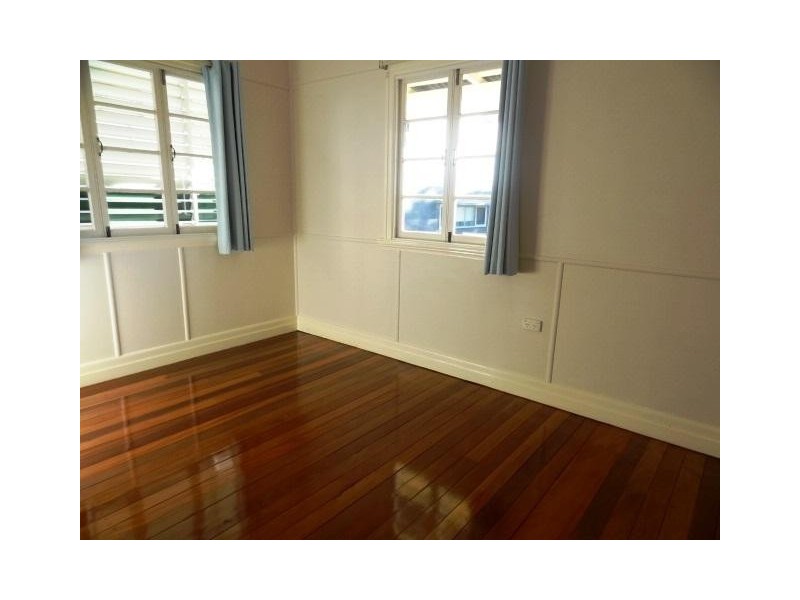 2 Booran Street, Lota QLD 4179
