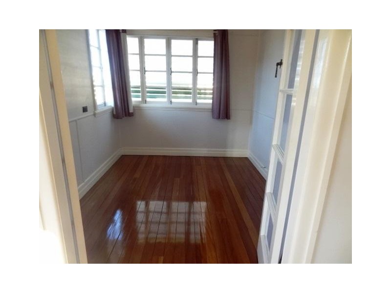 2 Booran Street, Lota QLD 4179