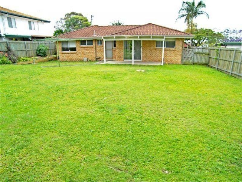 27 Kennedy Drive, Capalaba QLD 4157