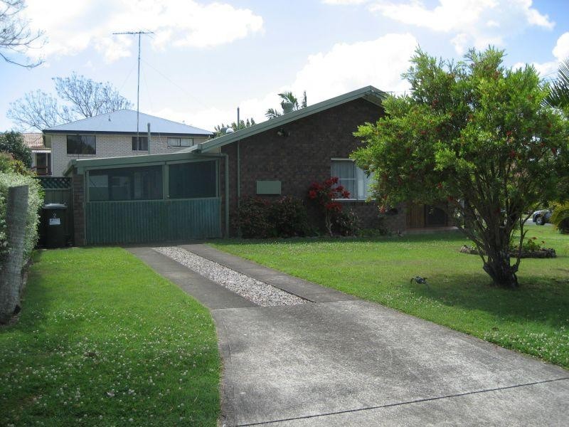 2 Tina, Redland Bay QLD 4165