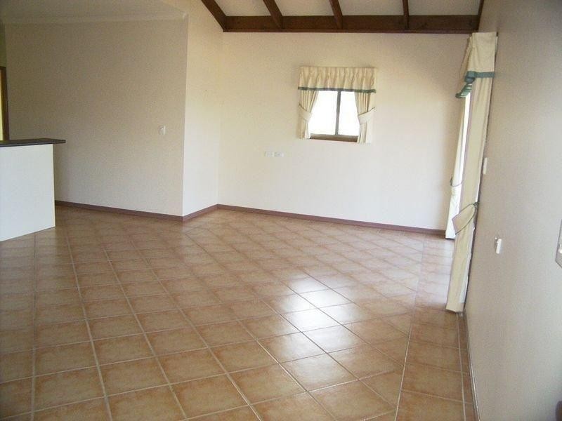 5 Crescent Drive, Russell Island QLD 4184