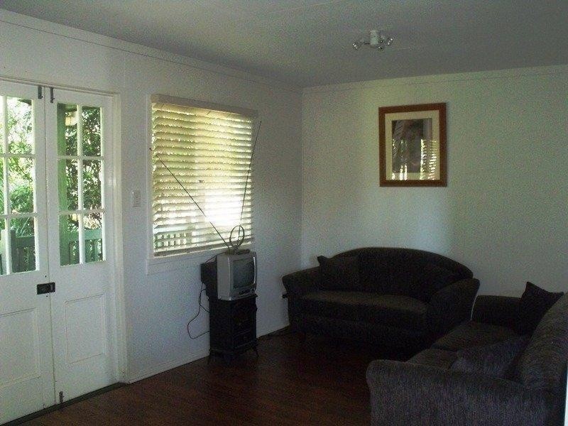 15 Jackson Rd, Russell Island QLD 4184