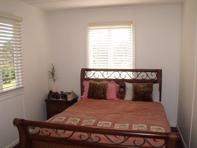 15 Jackson Rd, Russell Island QLD 4184