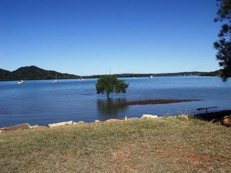 16 Emerson Street, Russell Island QLD 4184