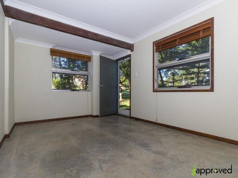 81 Canaipa Point Drive, Russell Island QLD 4184