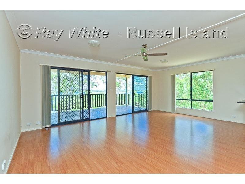 42 Deenya Parade, Russell Island QLD 4184