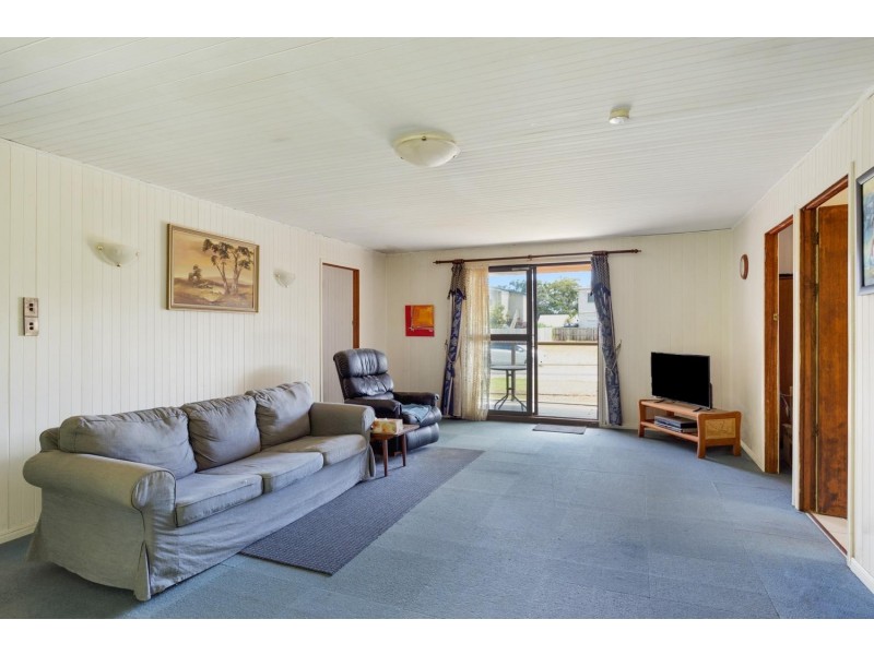 14 Taylor Street, Russell Island QLD 4184