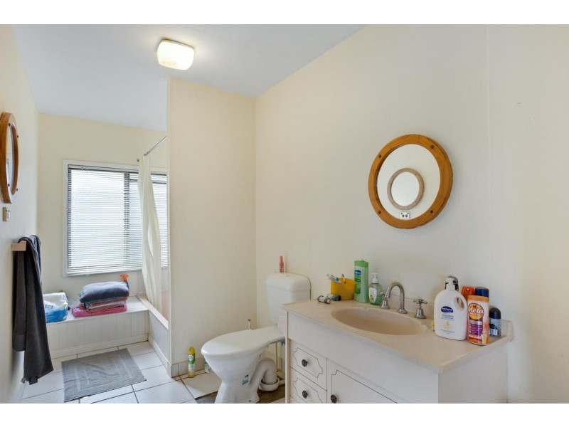 14 Taylor Street, Russell Island QLD 4184