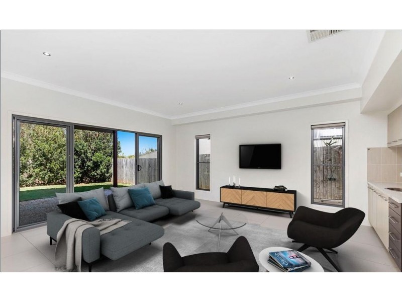 35 Cypress Street, Redland Bay QLD 4165