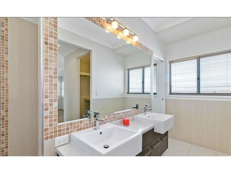 35 Cypress Street, Redland Bay QLD 4165